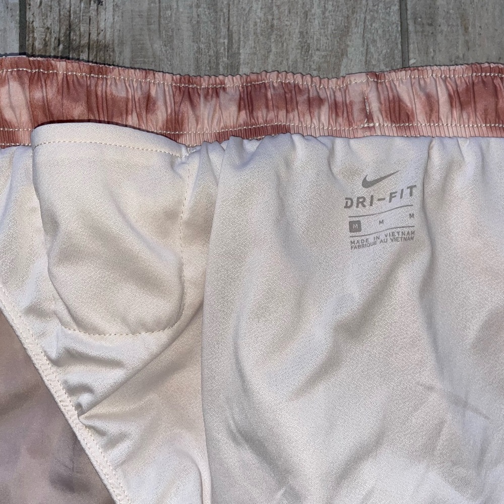 Nike Dri-FIT Tempo Women’s Shorts - Picture 5 of 6